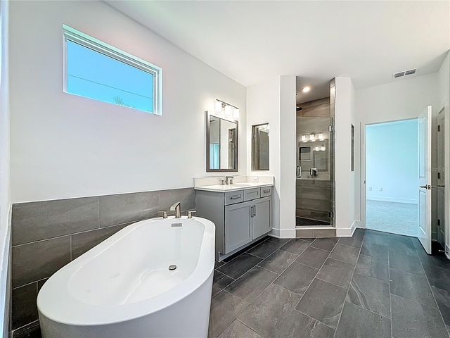 4732 W WALLCRAFT AVENUE, Tampa, FL 33611
