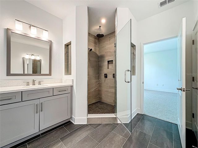 4732 W WALLCRAFT AVENUE, Tampa, FL 33611