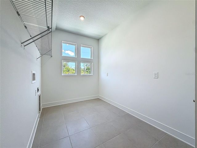4732 W WALLCRAFT AVENUE, Tampa, FL 33611