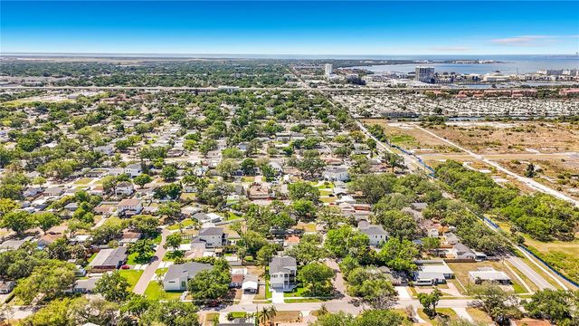 4732 W WALLCRAFT AVENUE, Tampa, FL 33611