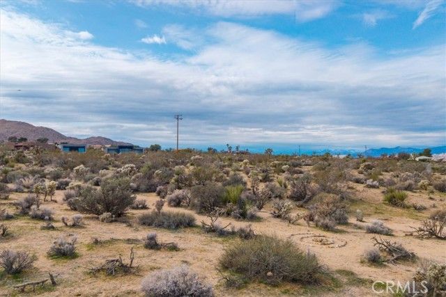 7032 Saddleback Road, Joshua Tree, CA 92252