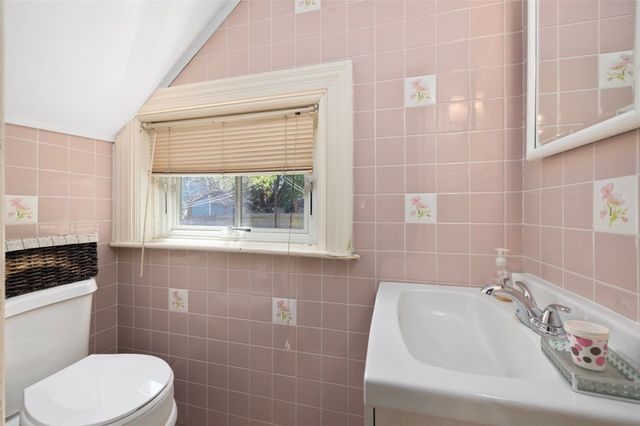 20 Bainbridge Avenue, Providence, RI 02909