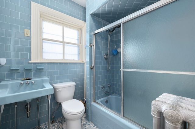 20 Bainbridge Avenue, Providence, RI 02909