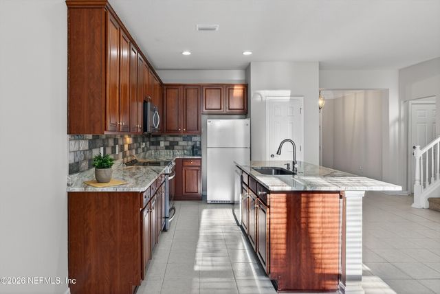 3902 HIGHGATE Court, Jacksonville, FL 32216