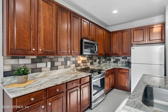 3902 HIGHGATE Court, Jacksonville, FL 32216