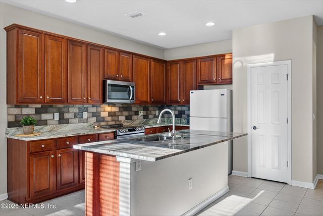 3902 HIGHGATE Court, Jacksonville, FL 32216