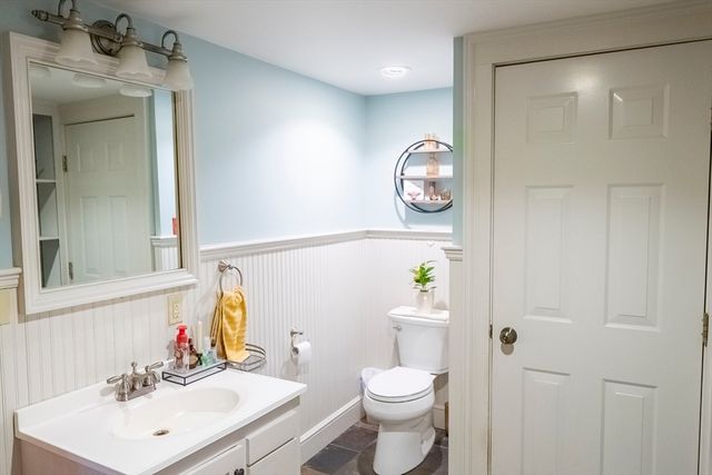 15 Lake View Dr, Spencer, MA 01562