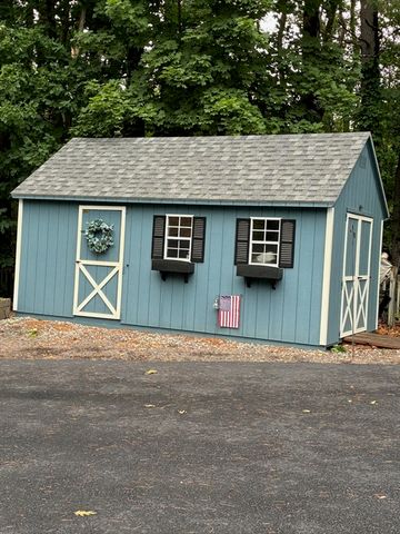 15 Lake View Dr, Spencer, MA 01562