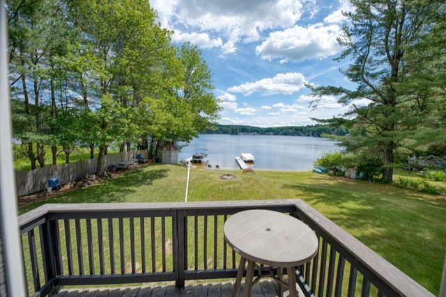 15 Lake View Dr, Spencer, MA 01562