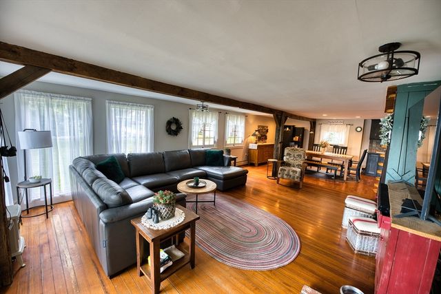 15 Lake View Dr, Spencer, MA 01562