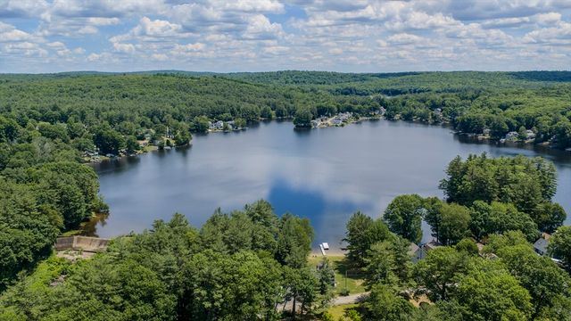 15 Lake View Dr, Spencer, MA 01562