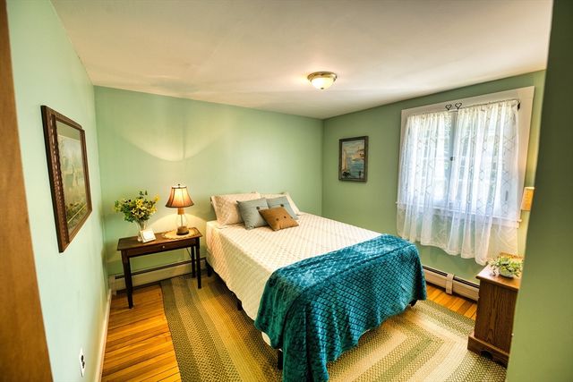 15 Lake View Dr, Spencer, MA 01562