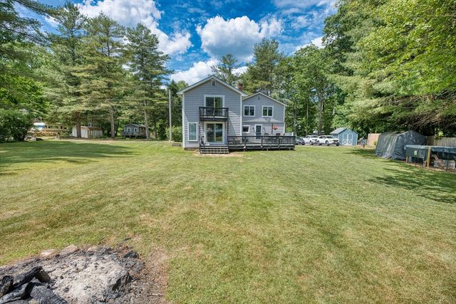 15 Lake View Dr, Spencer, MA 01562