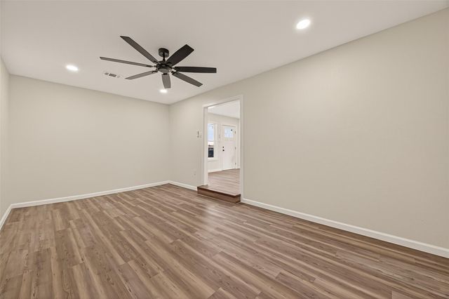 264 Parker Road, Houston, TX 77076