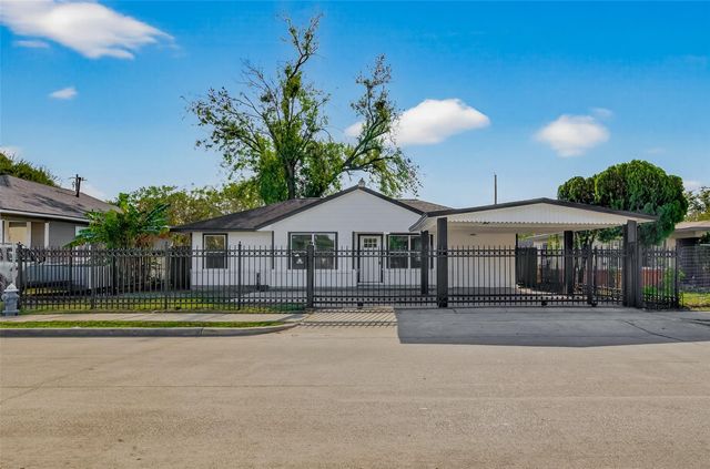 264 Parker Road, Houston, TX 77076