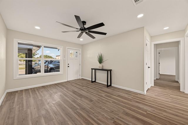 264 Parker Road, Houston, TX 77076