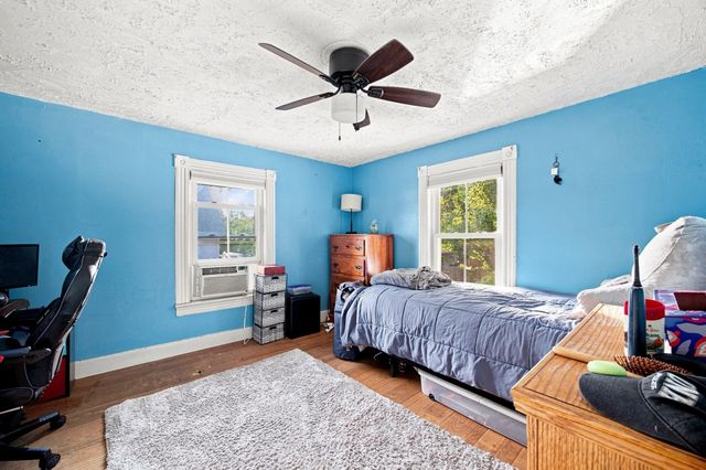 16 Otis St, Westfield, MA 01085