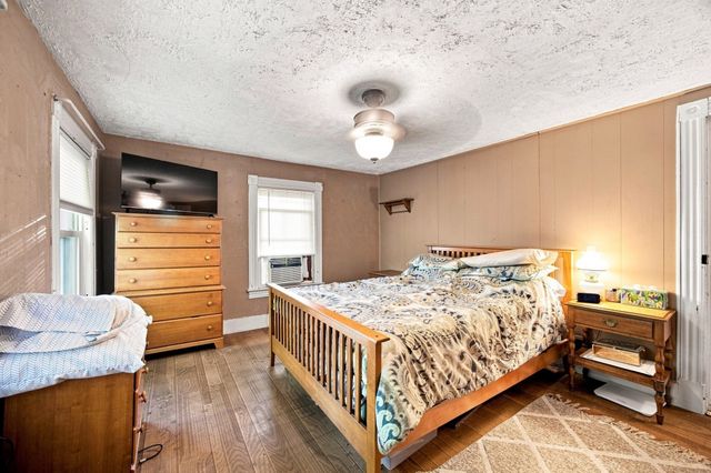 16 Otis St, Westfield, MA 01085