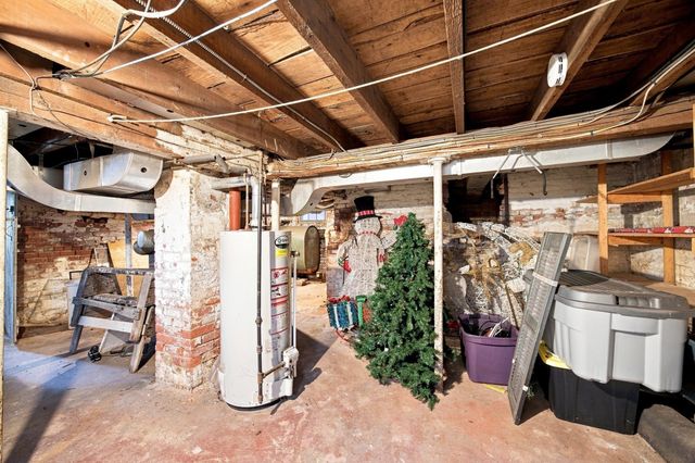 16 Otis St, Westfield, MA 01085