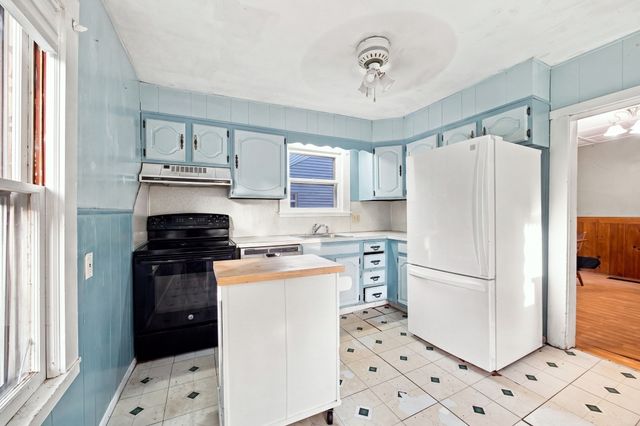 16 Otis St, Westfield, MA 01085