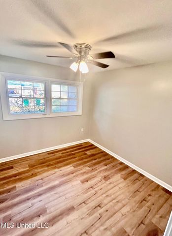 2304 Tucker Avenue, Pascagoula, MS 39567