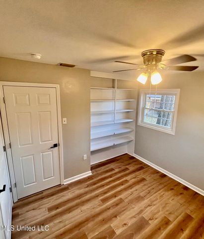 2304 Tucker Avenue, Pascagoula, MS 39567