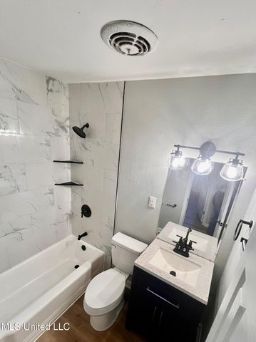 2304 Tucker Avenue, Pascagoula, MS 39567