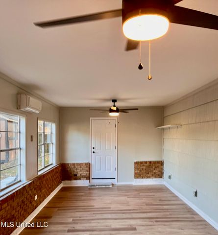 2304 Tucker Avenue, Pascagoula, MS 39567