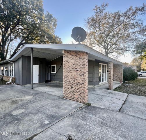 2304 Tucker Avenue, Pascagoula, MS 39567