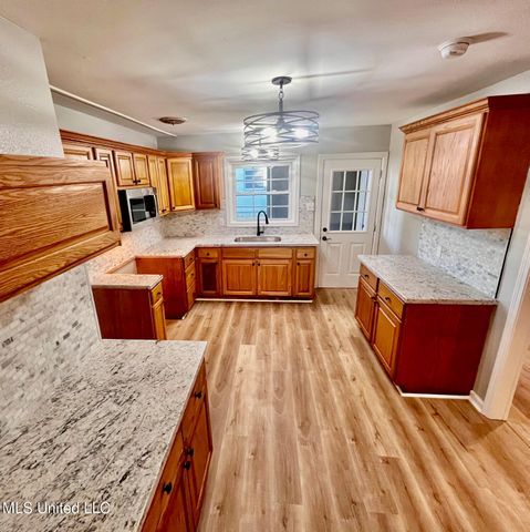 2304 Tucker Avenue, Pascagoula, MS 39567