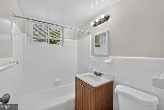 127 JOLIET ST SW, Washington, DC 20032