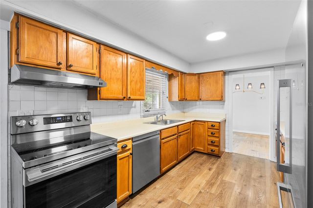 37951 COLEMAN AVENUE, Dade City, FL 33525