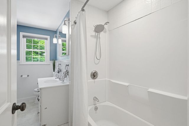 5 Stanford Dr, Westwood, MA 02090