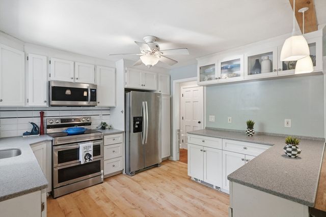 5 Stanford Dr, Westwood, MA 02090