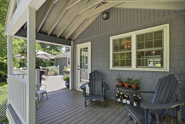 5 Stanford Dr, Westwood, MA 02090
