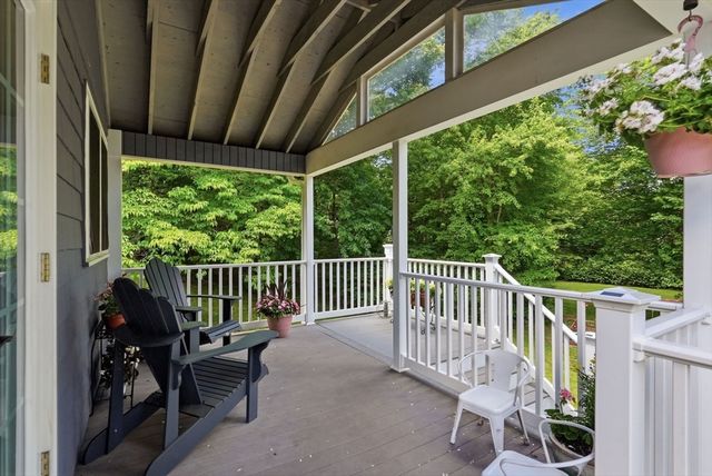 5 Stanford Dr, Westwood, MA 02090