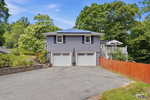 5 Stanford Dr, Westwood, MA 02090