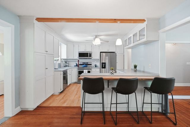 5 Stanford Dr, Westwood, MA 02090