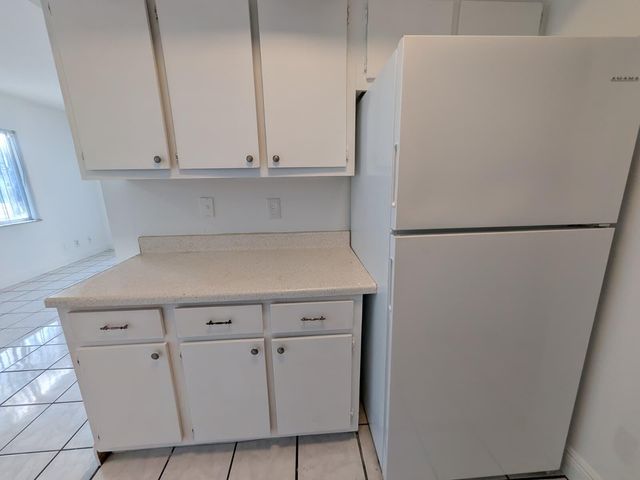 5702 NW 22nd Court 28-b, Lauderhill, FL 33313