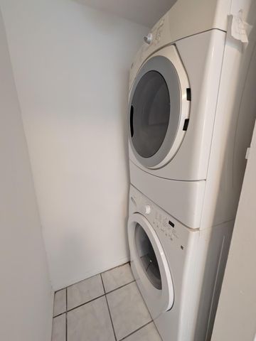 5702 NW 22nd Court 28-b, Lauderhill, FL 33313