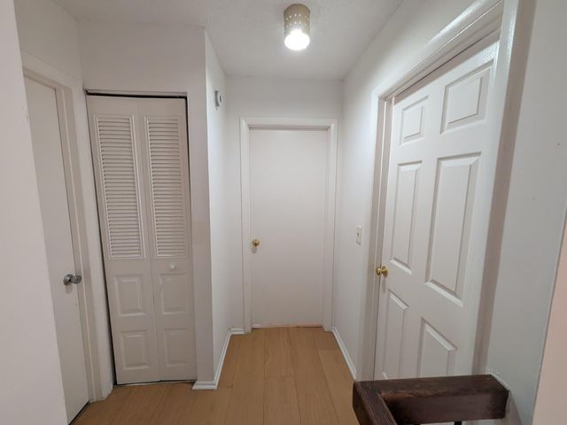 5702 NW 22nd Court 28-b, Lauderhill, FL 33313