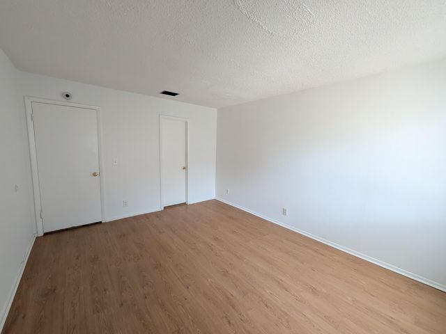 5702 NW 22nd Court 28-b, Lauderhill, FL 33313