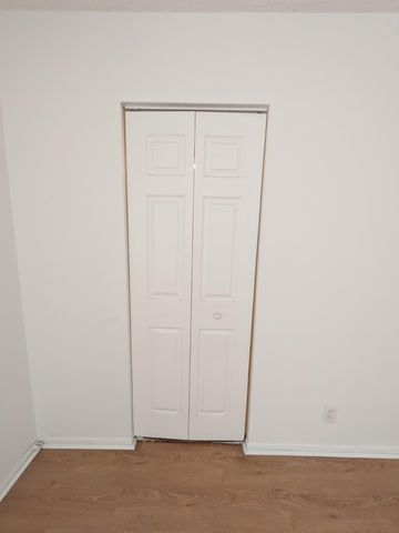 5702 NW 22nd Court 28-b, Lauderhill, FL 33313