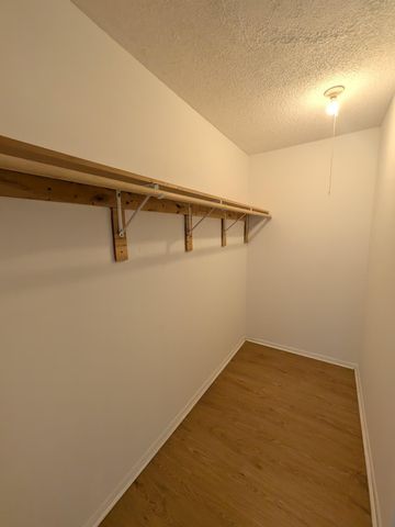 5702 NW 22nd Court 28-b, Lauderhill, FL 33313