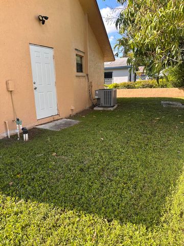 50 NW 8th Avenue 1, Dania Beach, FL 33004