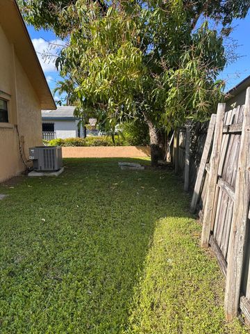 50 NW 8th Avenue 1, Dania Beach, FL 33004