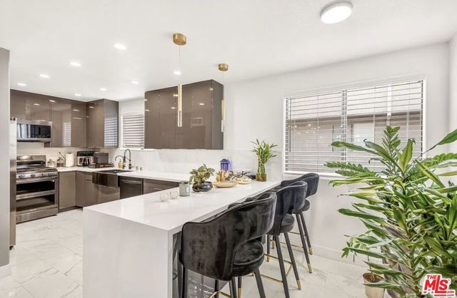 5305 White Oak Avenue F, Encino (los Angeles), CA 91316