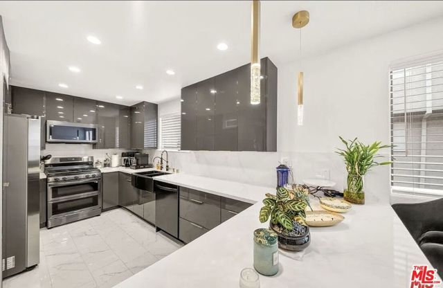 5305 White Oak Avenue F, Encino (los Angeles), CA 91316