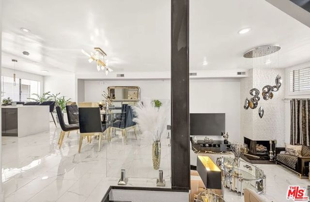 5305 White Oak Avenue F, Encino (los Angeles), CA 91316