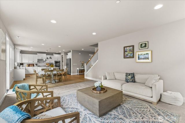 8815 NE 204th Street, Bothell, WA 98011